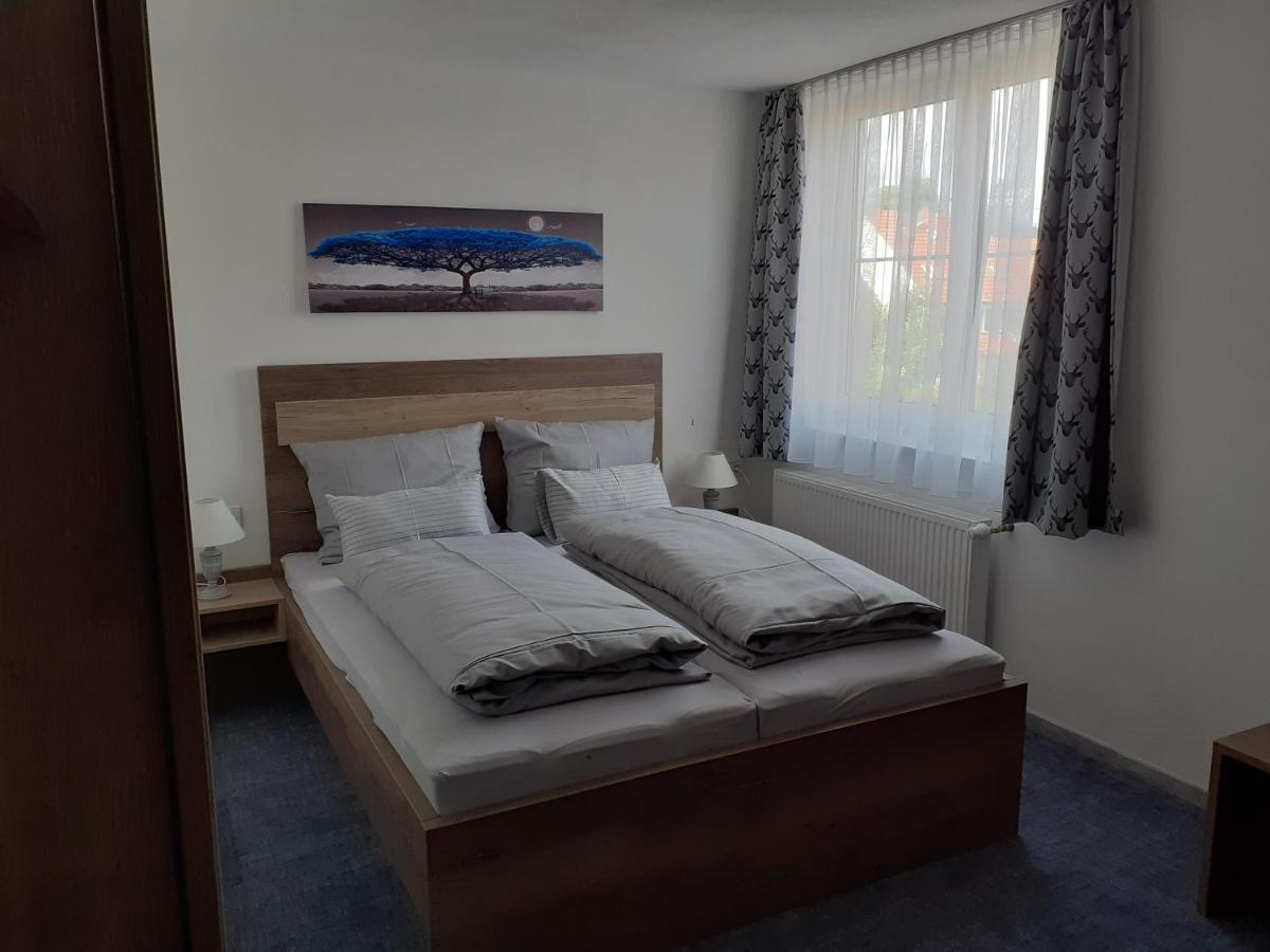 Landgasthof Hotel Lamm Laichingen Esterno foto